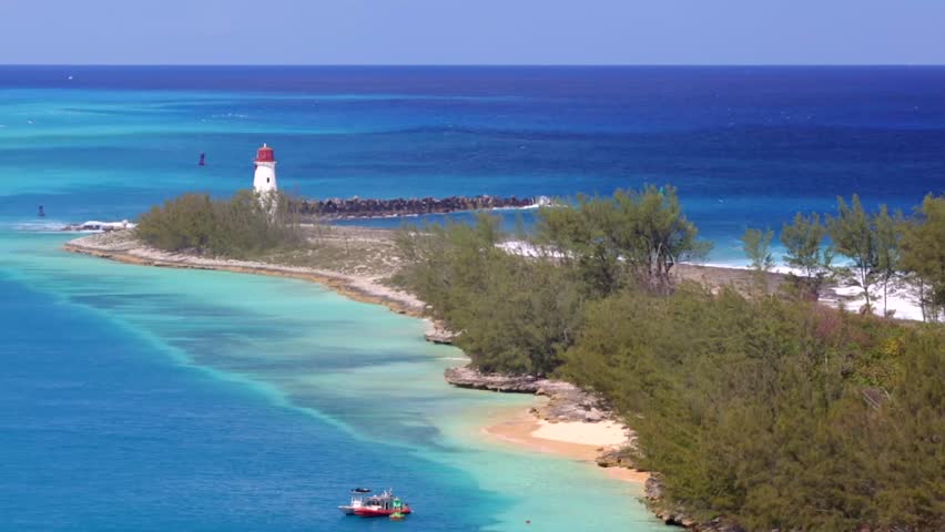 Beautiful Lighthouse On The Narrow Shore. Crystal Cay. Nassau, Bahamas ...